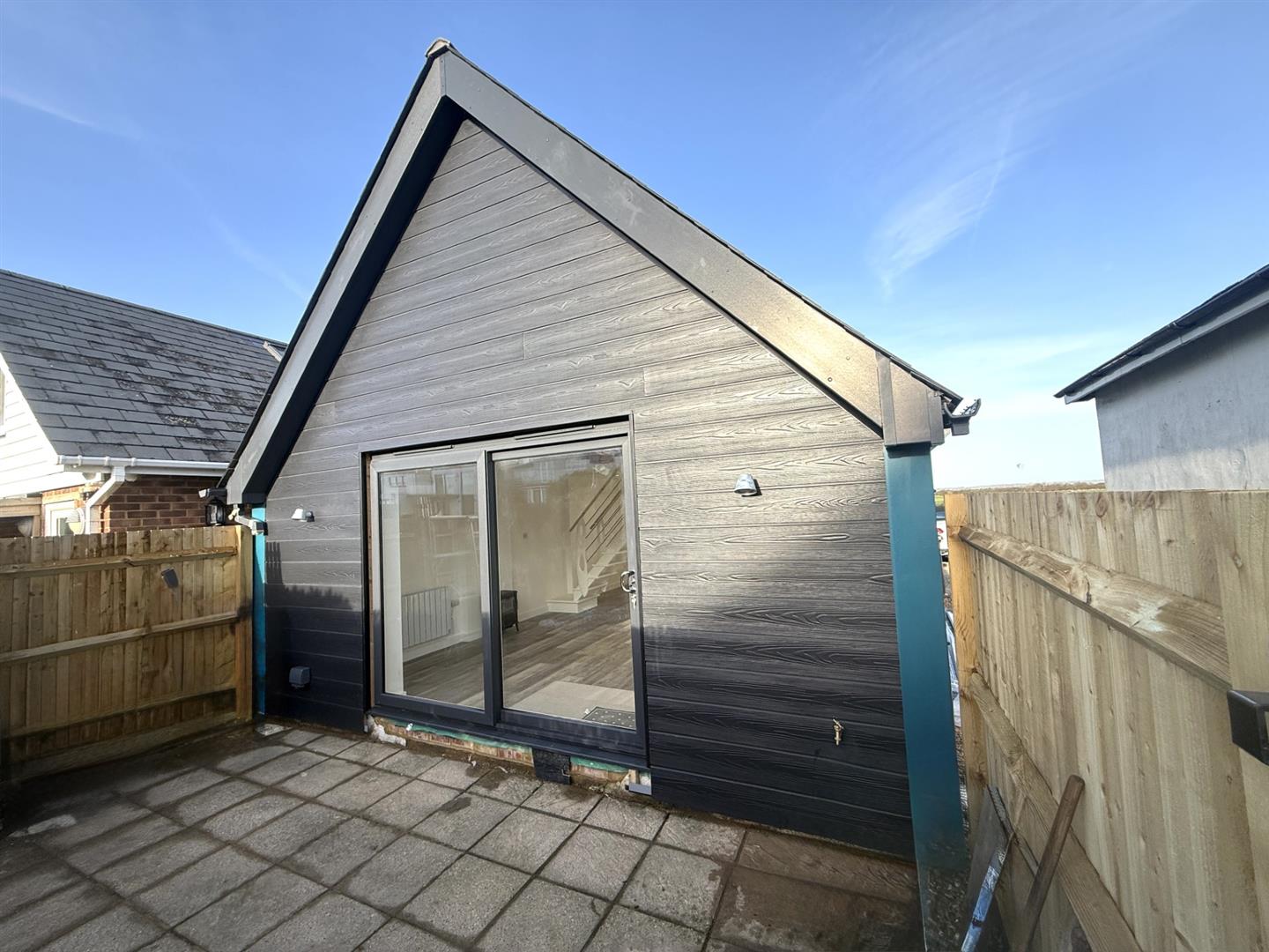 1 Bedroom Apartment. 400 Coast Road in Pevensey,  9